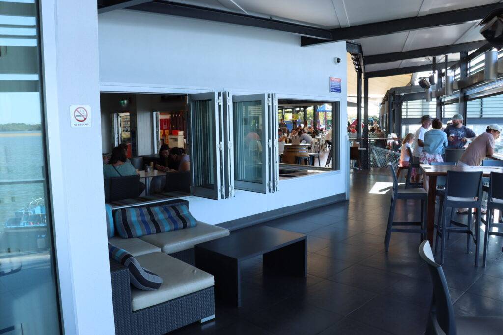 The Yamba Shores Tavern is a upmarket large operation catering to a mix of people