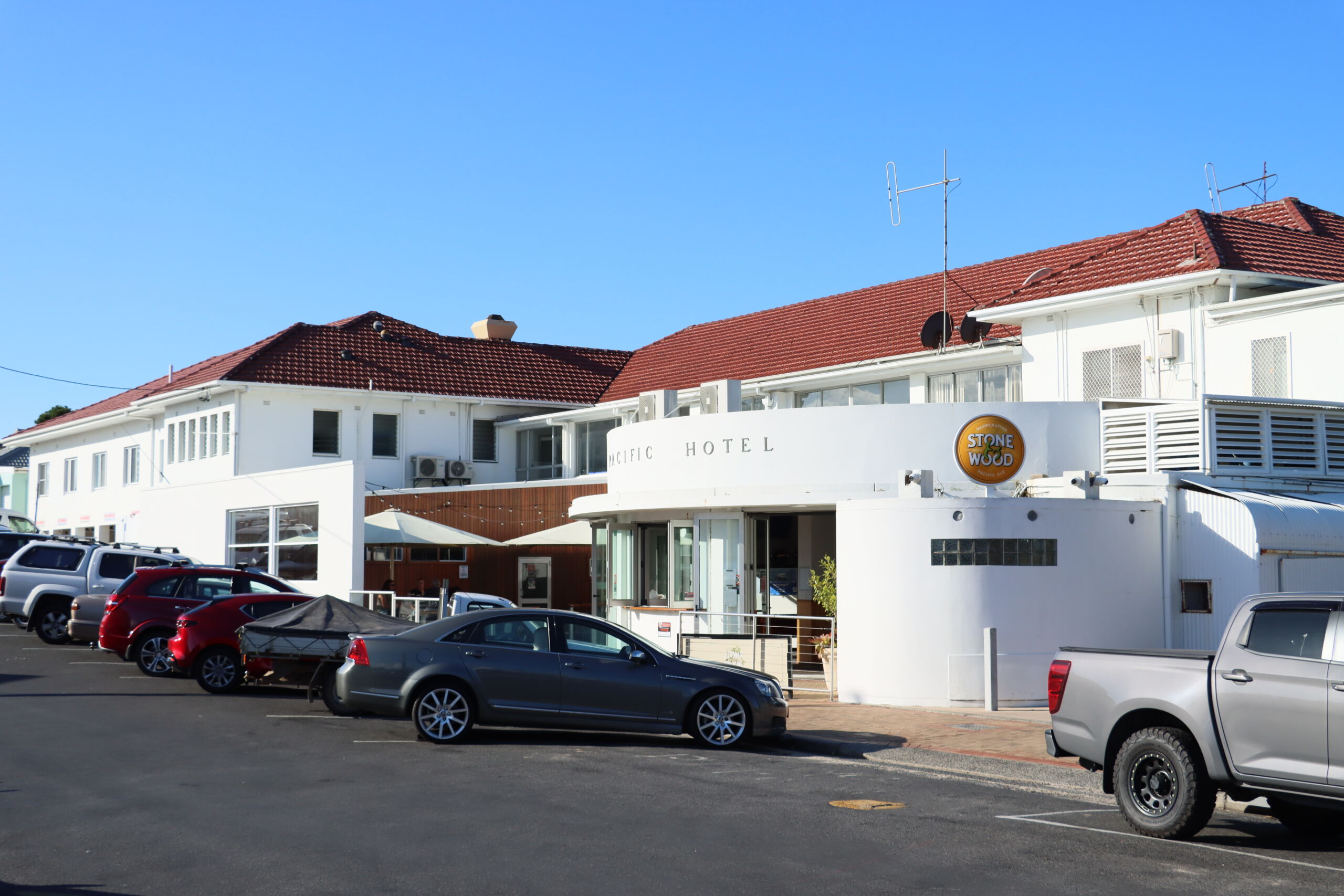 Pacific Hotel Yamba, New South Wales, Australia. - Daniel Hickey Media