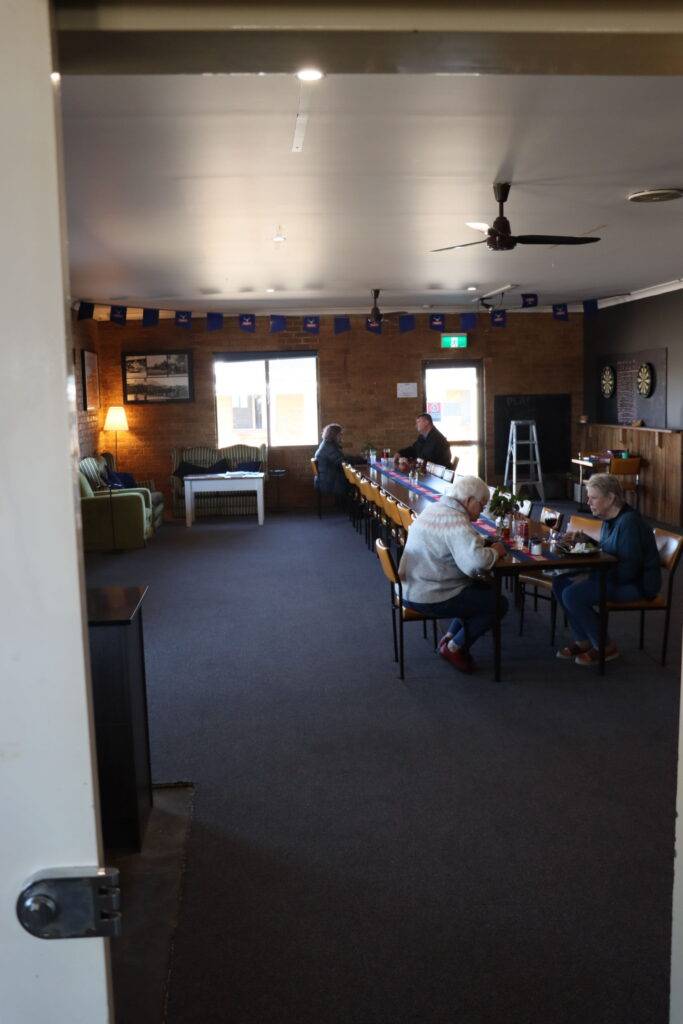 The Long Room at the Top Pub Deepwater Hotel 