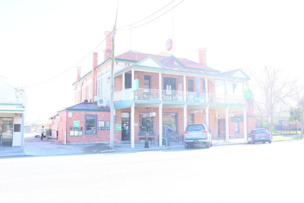 Riverina Hotel Holbrook, 131 Albury St, Holbrook NSW 2644