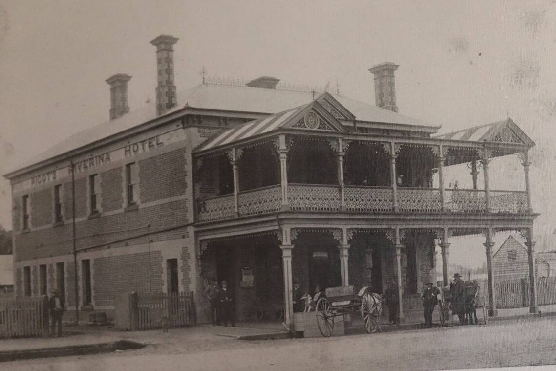 Historical Photo of the Riverina Hotel in the pub.