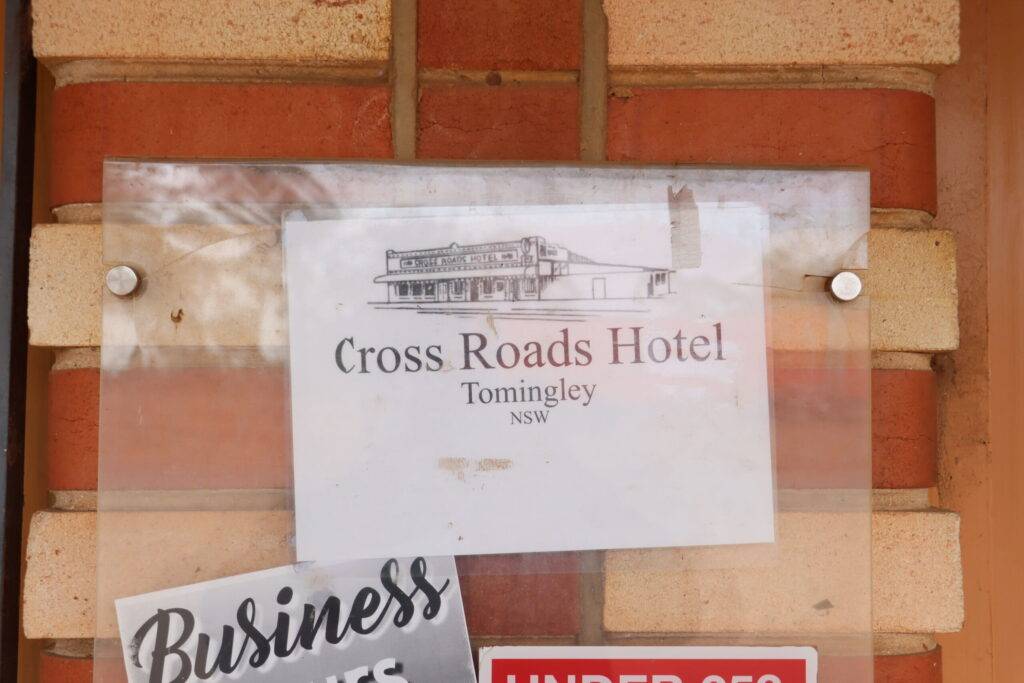 Crossroads Hotel
Newell Highway, Tomingley. New South Wales. Australia  
