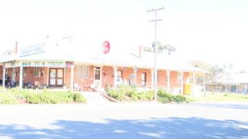 The Mangoplah Hotel was built in 1924 by Sam Heron