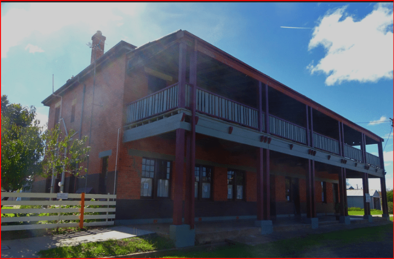 The Royal Hotel Mendooran 15 Bandulla St, Mendooran NSW 2842