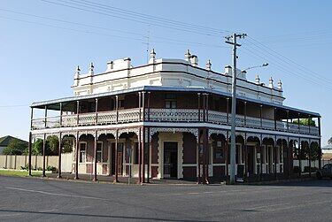O'mahony's Hotel built in 1907 established 1887